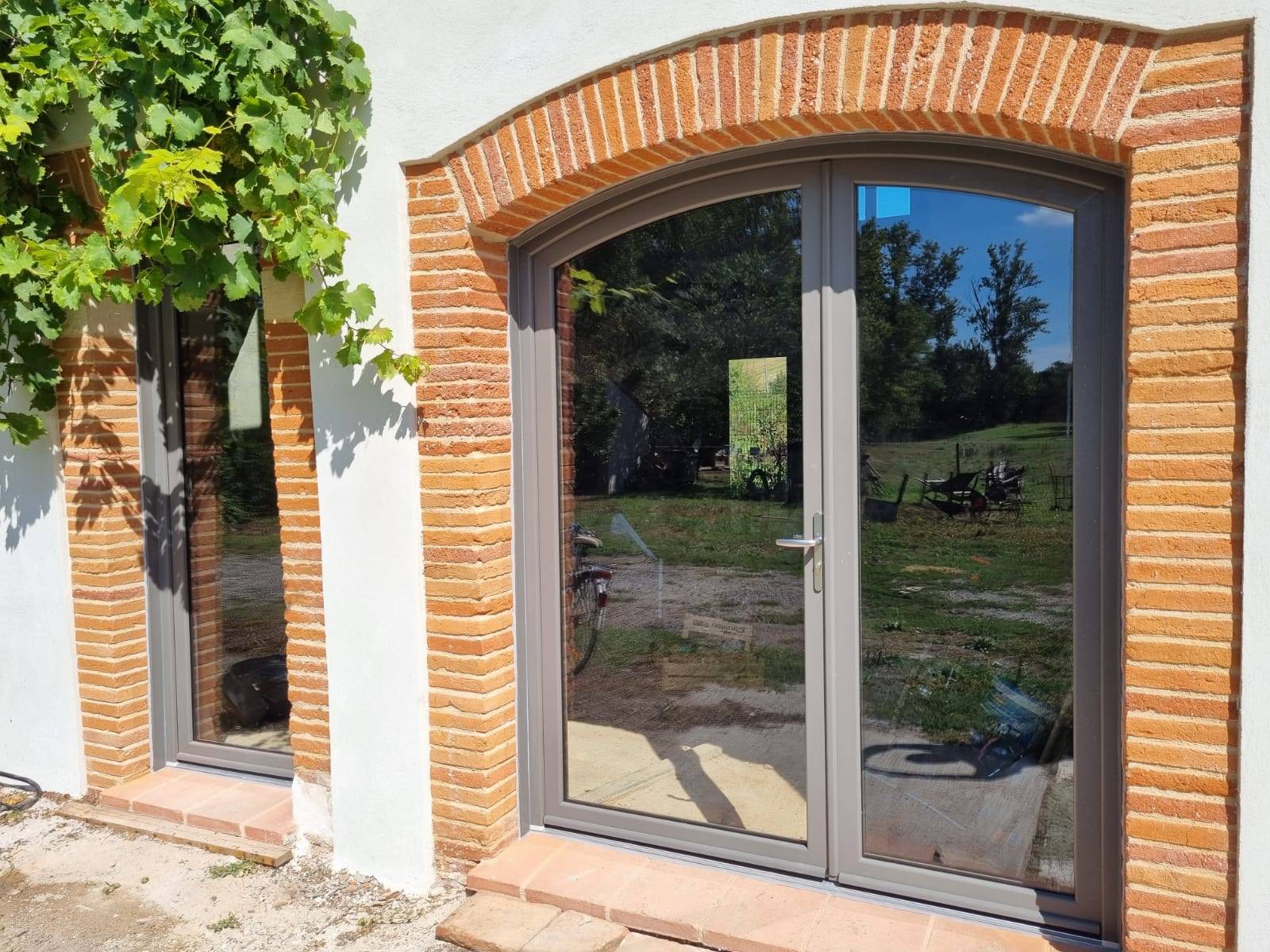 Menuiserie cintrée alu ral 7016 facade Menuiserie cintrée alu ral 7016 facade